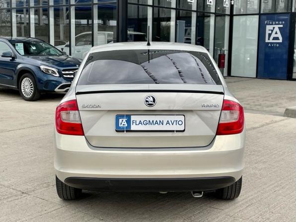 Skoda Rapid I с пробегом 2015 года, цена 1 050 000 рублей, 191000 км, лифтбек, Автокод Объявления