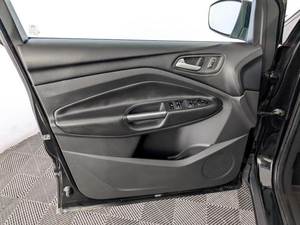 Ford Kuga II с пробегом 2015 года, цена 1 545 000 рублей, 77992 км, внедорожник, Автокод Объявления