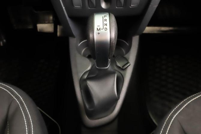 Renault Sandero II Рестайлинг с пробегом 2021 года, цена 1 279 000 рублей, 116000 км, хэтчбек, Автокод Объявления