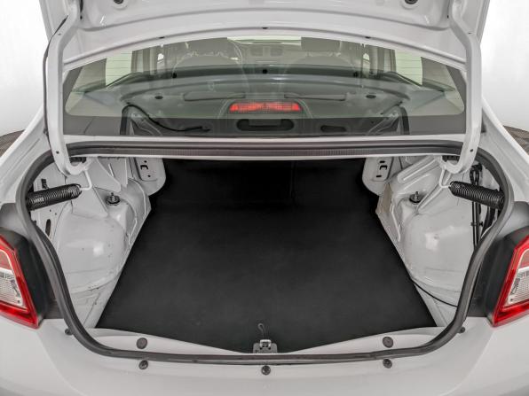 Renault Logan II Рестайлинг с пробегом 2021 года, цена 1 075 000 рублей, 38137 км, седан, Автокод Объявления