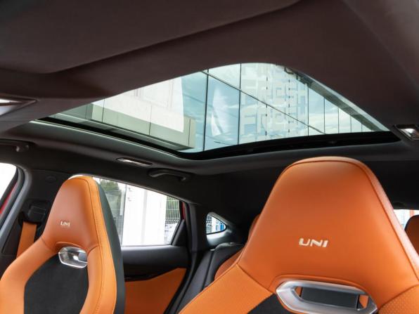 Changan UNI-V I с пробегом 2023 года, цена 2 355 000 рублей, 35531 км, лифтбек, Автокод Объявления