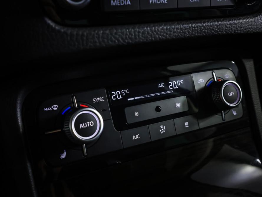 Volkswagen Touareg II Рестайлинг Москва  - изображение 18