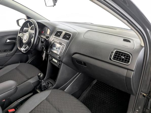 Volkswagen Polo V Рестайлинг с пробегом 2018 года, цена 1 200 000 рублей, 115012 км, седан, Автокод Объявления