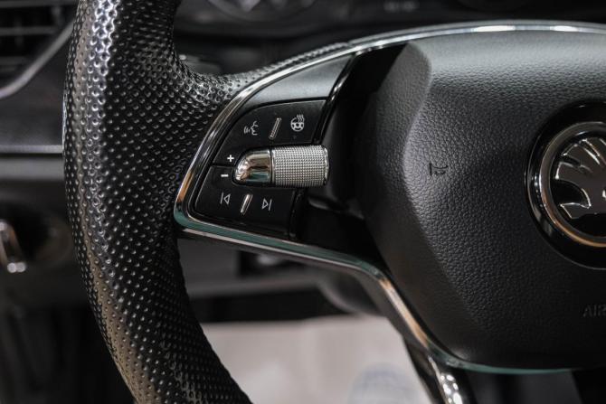 Skoda Rapid II с пробегом 2021 года, цена 2 099 000 рублей, 95000 км, лифтбек, Автокод Объявления