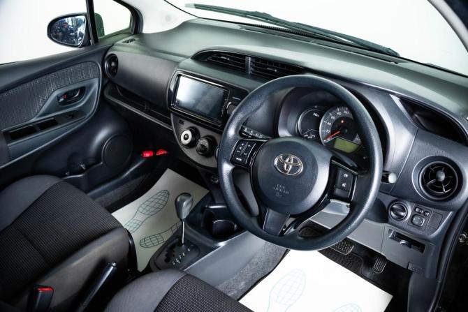 Toyota Vitz III (XP130) Рестайлинг 2 с пробегом 2017 года, цена 1 039 000 рублей, 89000 км, хэтчбек, Автокод Объявления