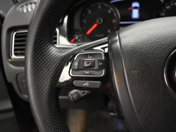 Volkswagen Touareg II с пробегом 2011 года, цена 1 830 000 рублей, 353000 км, внедорожник, Автокод Объявления
