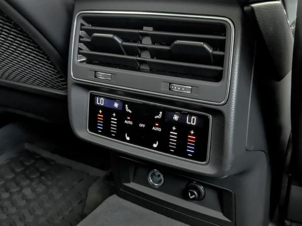Audi SQ8 I (4M) Рестайлинг с пробегом 2024 года, цена 15 675 000 рублей, 16696 км, внедорожник, Автокод Объявления