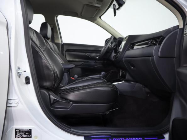 Mitsubishi Outlander III Рестайлинг 3 с пробегом 2022 года, цена 2 649 000 рублей, 4547 км, внедорожник, Автокод Объявления