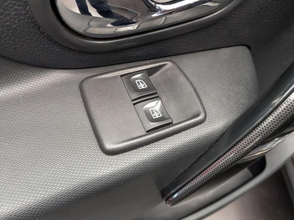 Renault Sandero II Рестайлинг с пробегом 2019 года, цена 1 250 000 рублей, 67669 км, хэтчбек, Автокод Объявления