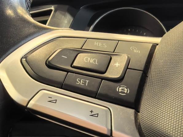 Volkswagen Tiguan II Рестайлинг с пробегом 2021 года, цена 2 199 000 рублей, 118032 км, внедорожник, Автокод Объявления