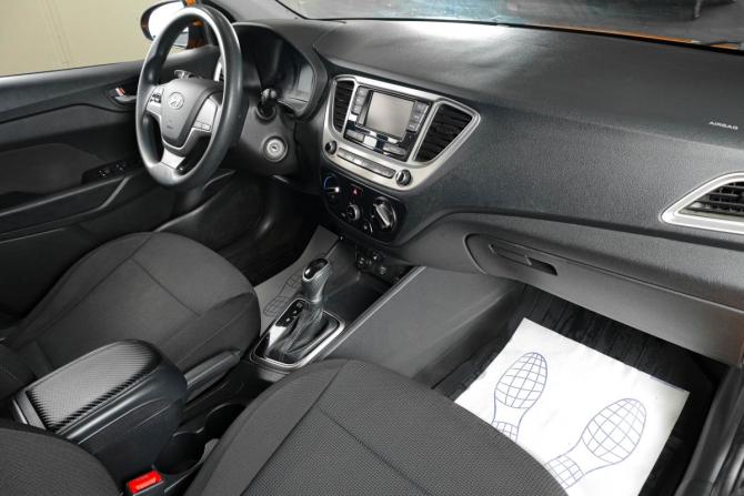 Hyundai Solaris II с пробегом 2019 года, цена 1 359 000 рублей, 138000 км, седан, Автокод Объявления