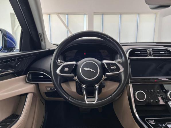 Jaguar XE I Рестайлинг с пробегом 2019 года, цена 2 490 000 рублей, 130000 км, седан, Автокод Объявления