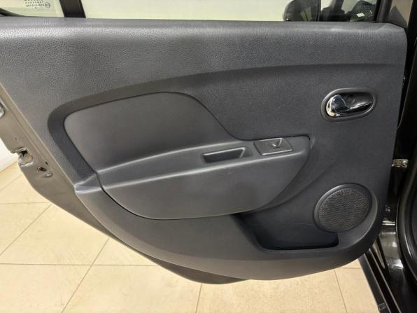 Renault Sandero II с пробегом 2016 года, цена 950 000 рублей, 115200 км, хэтчбек, Автокод Объявления