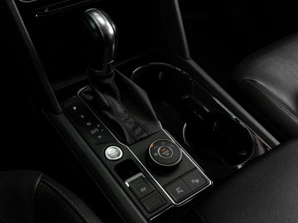 Volkswagen Teramont I с пробегом 2019 года, цена 4 558 000 рублей, 76245 км, внедорожник, Автокод Объявления