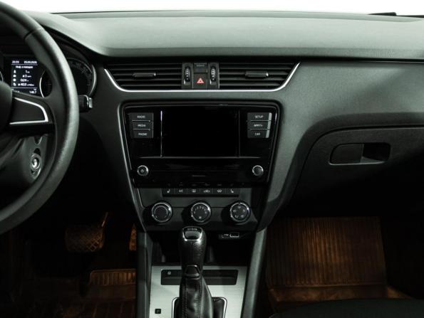 Skoda Octavia III (A7) Рестайлинг с пробегом 2018 года, цена 1 974 999 рублей, 89360 км, лифтбек, Автокод Объявления