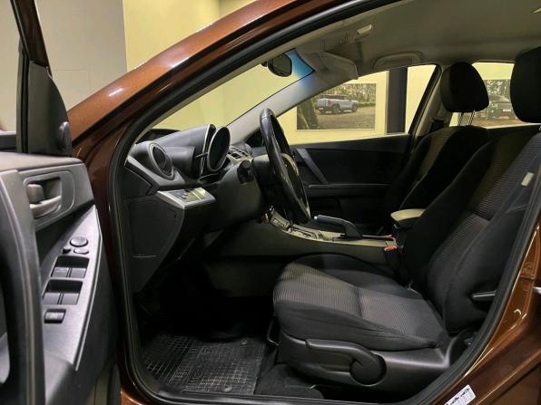 Mazda 3 II (BL) Рестайлинг с пробегом 2011 года, цена 755 000 рублей, 265022 км, седан, Автокод Объявления