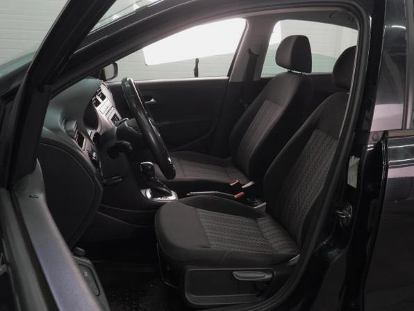 Volkswagen Polo V Рестайлинг с пробегом 2019 года, цена 1 299 000 рублей, 139246 км, седан, Автокод Объявления
