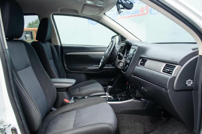Mitsubishi Outlander III Рестайлинг 2 с пробегом 2017 года, цена 1 628 000 рублей, 190000 км, внедорожник, Автокод Объявления