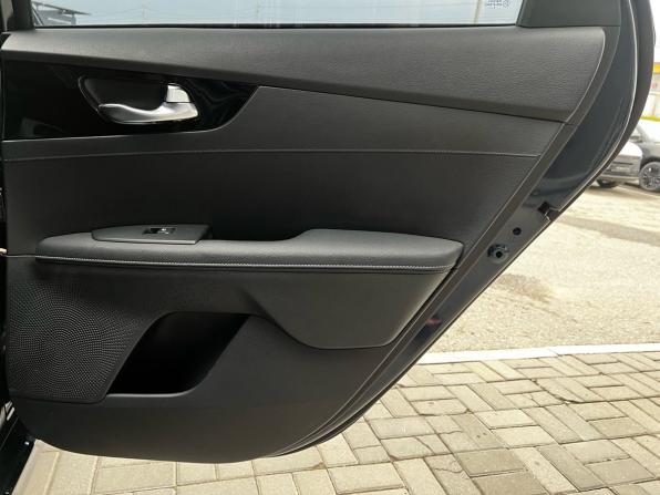 Kia Cerato IV Рестайлинг с пробегом 2021 года, цена 2 415 000 рублей, 44730 км, седан, Автокод Объявления