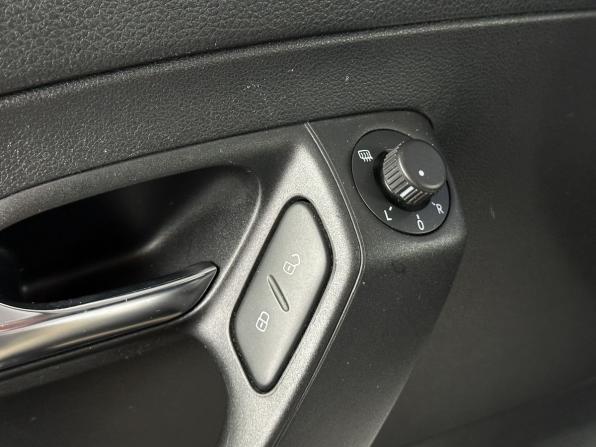 Volkswagen Polo V Рестайлинг с пробегом 2018 года, цена 1 399 000 рублей, 77227 км, седан, Автокод Объявления