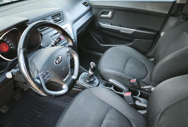 Kia Rio III Рестайлинг с пробегом 2016 года, цена 850 000 рублей, 142000 км, седан, Автокод Объявления