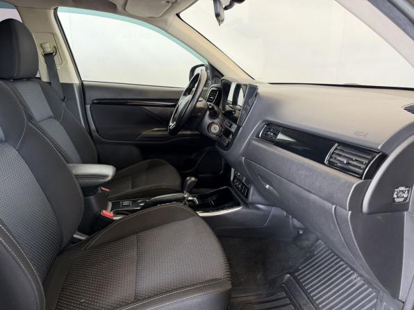 Mitsubishi Outlander III Рестайлинг 3 с пробегом 2018 года, цена 1 880 000 рублей, 97709 км, внедорожник, Автокод Объявления