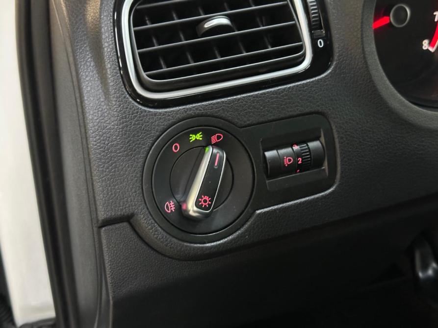 Volkswagen Polo V Рестайлинг Санкт-Петербург  - изображение 12