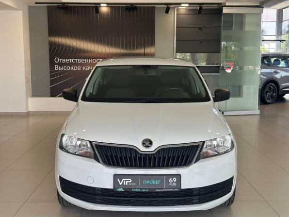 Skoda Rapid I с пробегом 2015 года, цена 970 000 рублей, 200471 км, лифтбек, Автокод Объявления
