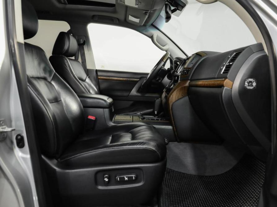 Toyota Land Cruiser 200 Series Рестайлинг 1 Санкт-Петербург  - изображение 30