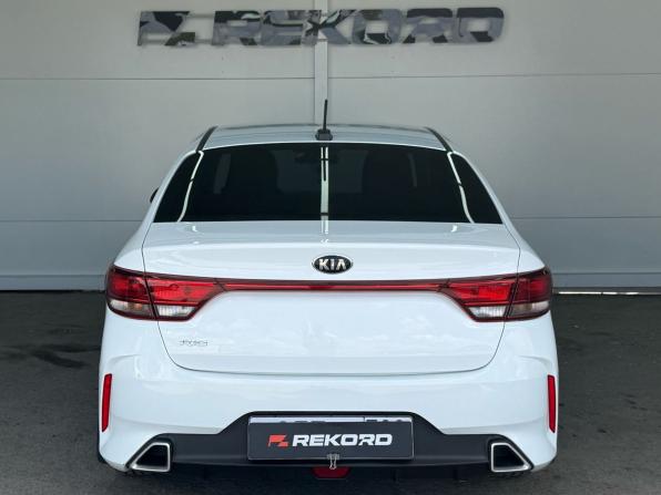 Kia Rio IV Рестайлинг с пробегом 2021 года, цена 1 249 000 рублей, 100007 км, седан, Автокод Объявления