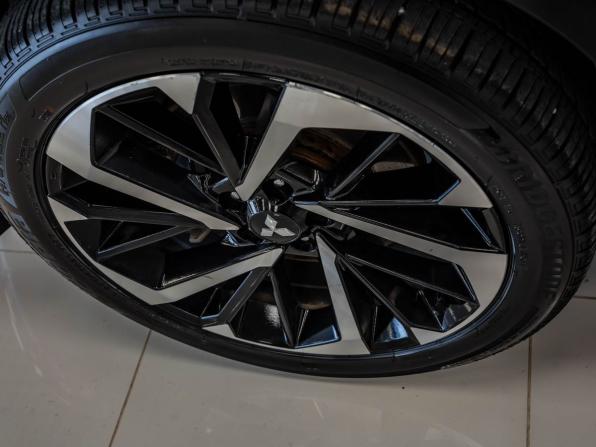Mitsubishi Outlander IV с пробегом 2023 года, цена 3 946 000 рублей, 30556 км, внедорожник, Автокод Объявления