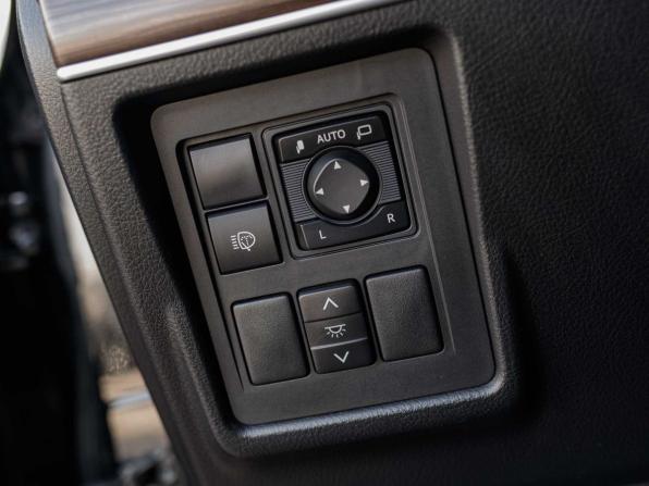 Toyota Land Cruiser Prado 150 Series Рестайлинг 2 с пробегом 2019 года, цена 6 405 000 рублей, 123224 км, внедорожник, Автокод Объявления