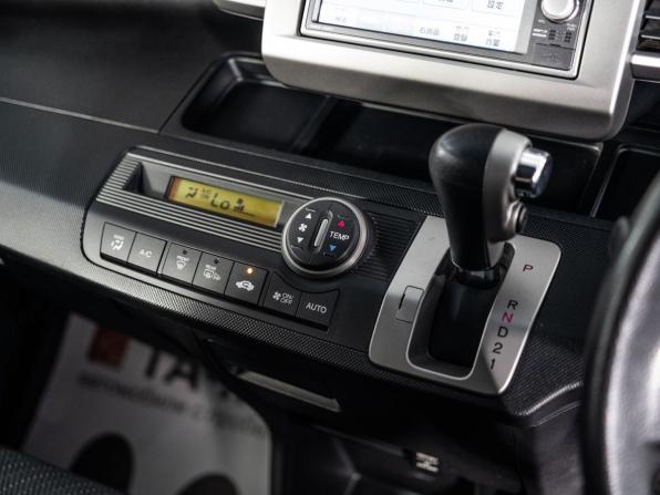 Honda Freed I Рестайлинг с пробегом 2012 года, цена 1 175 000 рублей, 202131 км, компактвэн, Автокод Объявления