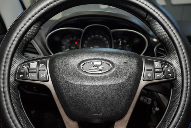 Lada (ВАЗ) Vesta I с пробегом 2017 года, цена 789 000 рублей, 130435 км, седан, Автокод Объявления