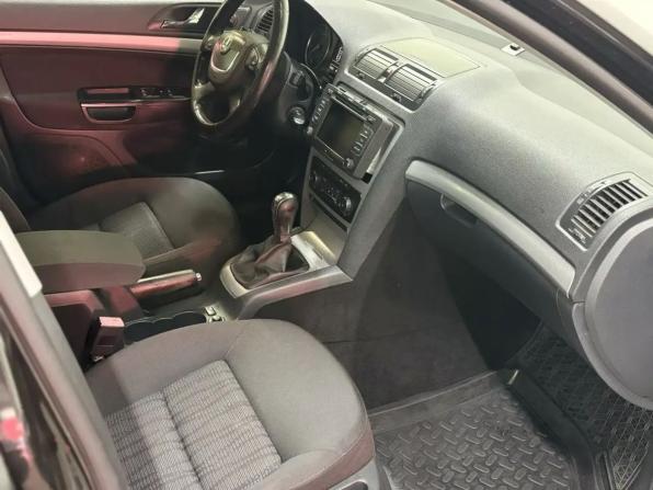 Skoda Octavia II (A5) Рестайлинг с пробегом 2010 года, цена 729 000 рублей, 147157 км, лифтбек, Автокод Объявления