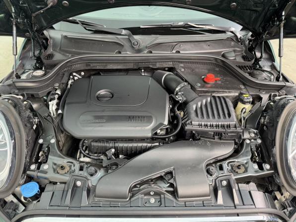Mini Hatch III (F55/F56) Рестайлинг с пробегом 2019 года, цена 1 990 000 рублей, 128225 км, хэтчбек, Автокод Объявления