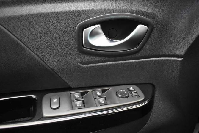 Renault Kaptur I Рестайлинг с пробегом 2021 года, цена 1 470 000 рублей, 113403 км, внедорожник, Автокод Объявления