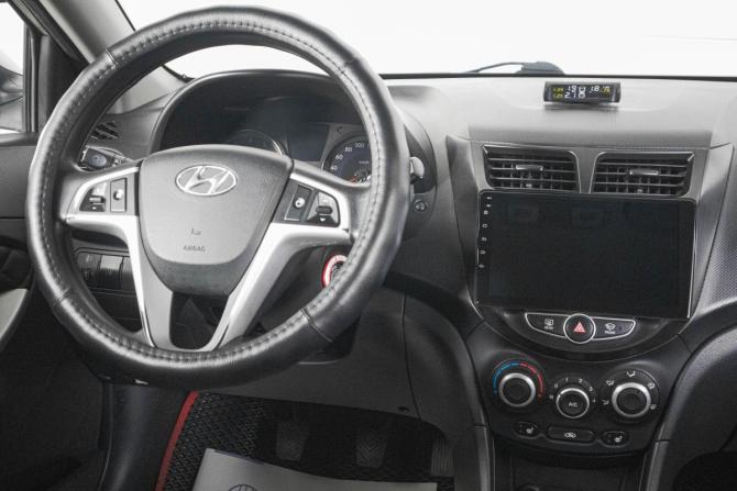 Hyundai Solaris I с пробегом 2012 года, цена 799 000 рублей, 121000 км, хэтчбек, Автокод Объявления