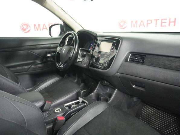 Mitsubishi Outlander III Рестайлинг 2 с пробегом 2016 года, цена 1 780 000 рублей, 181906 км, внедорожник, Автокод Объявления