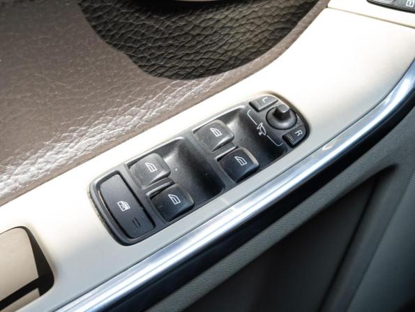 Volvo XC60 I с пробегом 2012 года, цена 1 500 000 рублей, 260008 км, внедорожник, Автокод Объявления