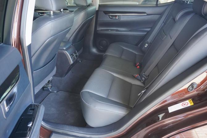 Lexus ES VI Рестайлинг с пробегом 2016 года, цена 2 390 000 рублей, 150428 км, седан, Автокод Объявления