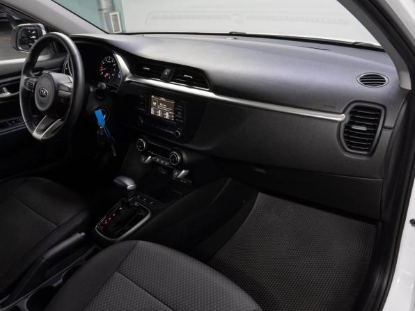 Kia Rio IV Рестайлинг с пробегом 2021 года, цена 1 690 000 рублей, 77611 км, хэтчбек, Автокод Объявления