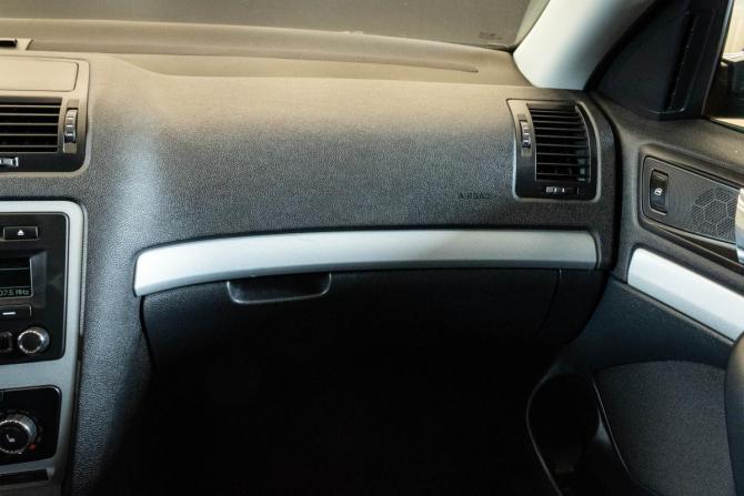 Skoda Octavia II (A5) Рестайлинг с пробегом 2012 года, цена 999 000 рублей, 177368 км, лифтбек, Автокод Объявления