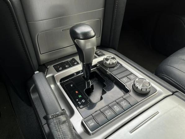 Toyota Land Cruiser 200 Series Рестайлинг 2 с пробегом 2016 года, цена 4 499 000 рублей, 311137 км, внедорожник, Автокод Объявления