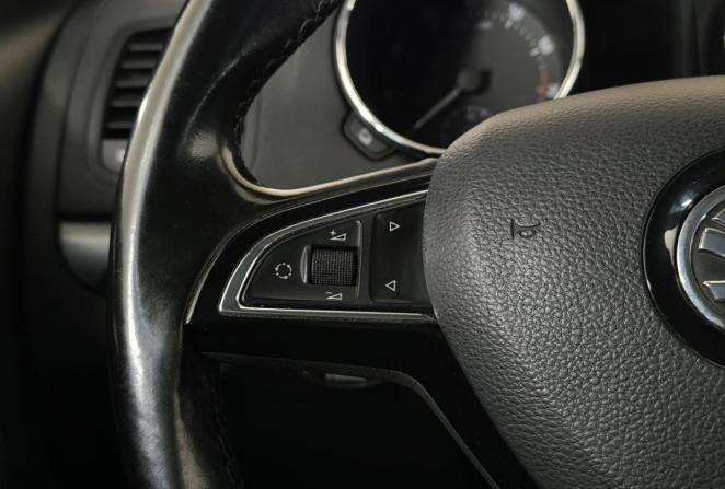 Skoda Yeti I Рестайлинг с пробегом 2015 года, цена 1 550 000 рублей, 125997 км, внедорожник, Автокод Объявления