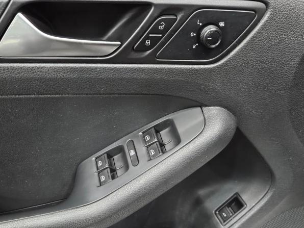 Volkswagen Jetta VI Рестайлинг с пробегом 2016 года, цена 1 289 000 рублей, 129902 км, седан, Автокод Объявления