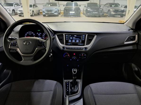 Hyundai Solaris II с пробегом 2019 года, цена 1 330 000 рублей, 118400 км, седан, Автокод Объявления