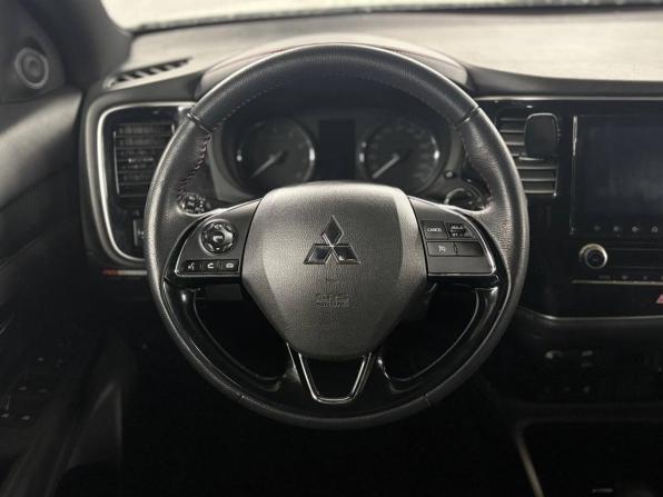 Mitsubishi Outlander III Рестайлинг 3 с пробегом 2022 года, цена 2 579 000 рублей, 106000 км, внедорожник, Автокод Объявления