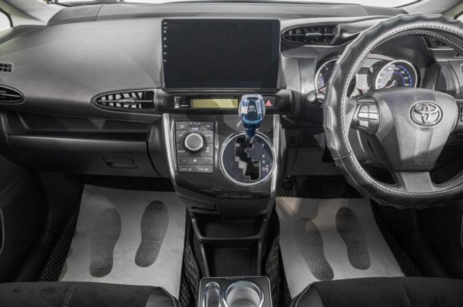 Toyota Wish II Рестайлинг с пробегом 2014 года, цена 1 699 000 рублей, 56000 км, минивэн, Автокод Объявления