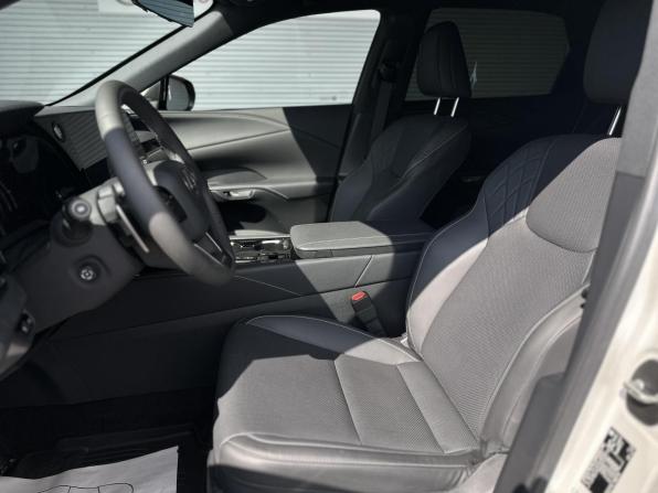 Lexus RX V с пробегом 2023 года, цена 8 930 000 рублей, 3355 км, внедорожник, Автокод Объявления